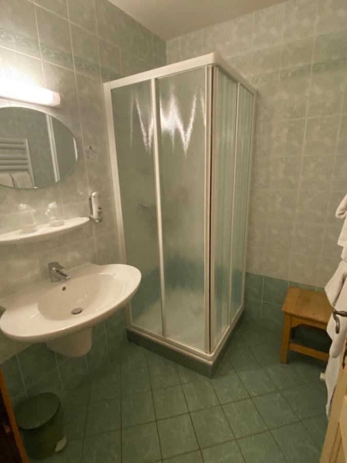 Le Schuss Hotel Chatel Exterior photo