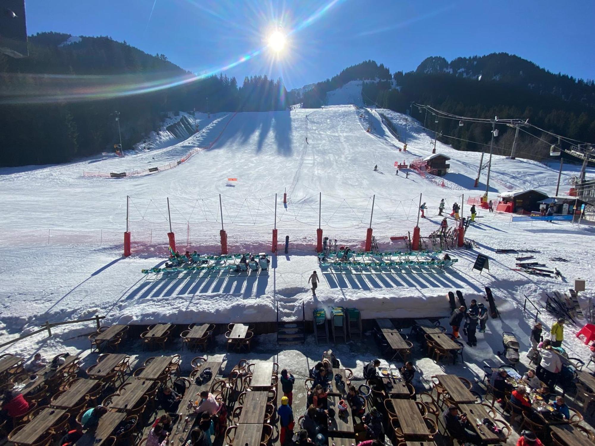 Le Schuss Hotel Chatel Exterior photo
