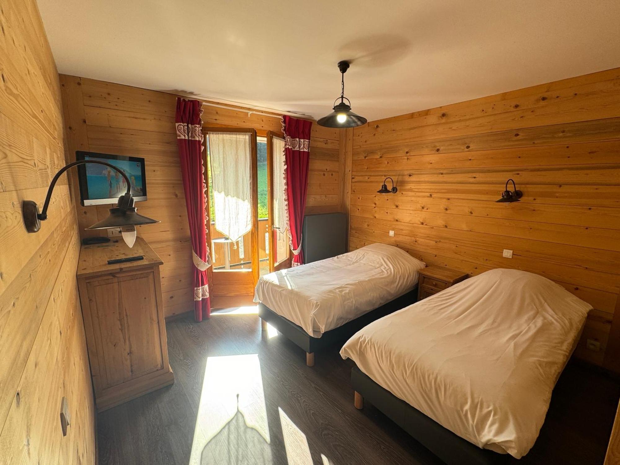Le Schuss Hotel Chatel Exterior photo